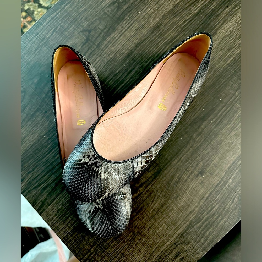 flat shoes number 8/39 grey/black colo